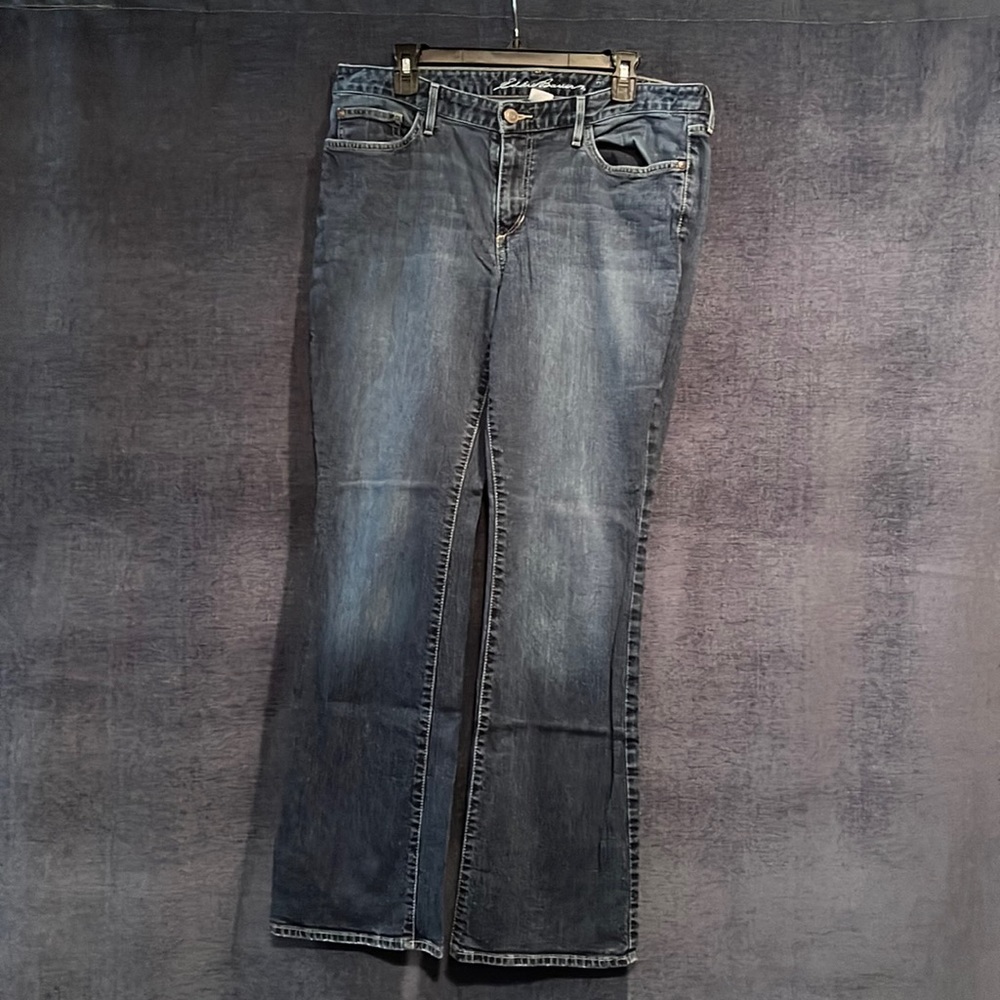 Eddie Bauer jeans. Slightly curvy. Boot cut